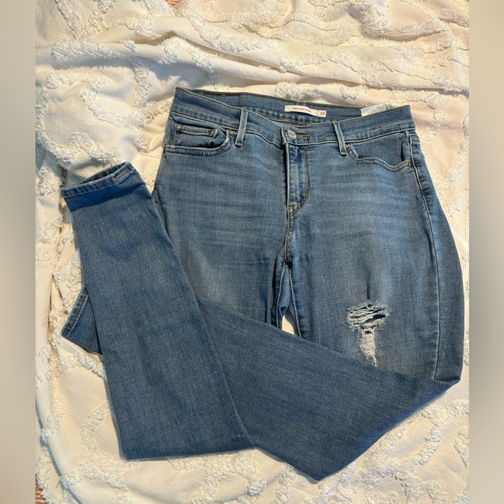 Levi’s Distressed 710 Super Skinny Jeans - Picture 2 of 5